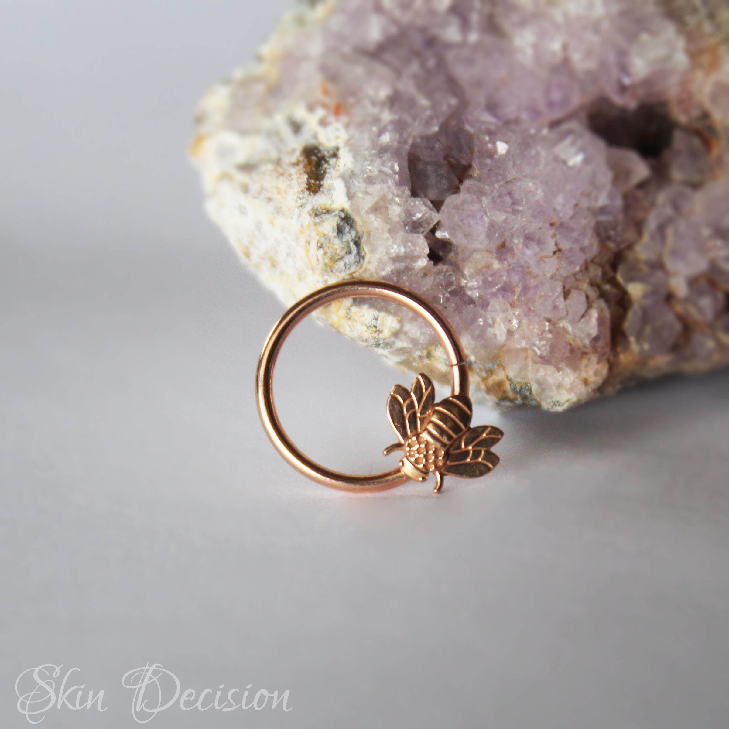 Gold seam ring shop